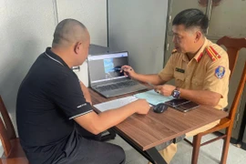 Xử lý tài xế xe khách vượt ẩu trên quốc lộ 1D