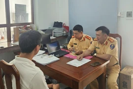 Xử phạt tài xế xe giường nằm Chín Nghĩa vượt ẩu trên đèo An Khê