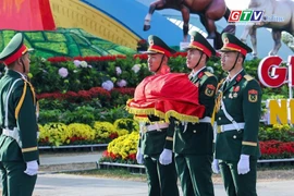 Điểm tin trưa: Trang nghiêm Lễ thượng cờ sáng mùng 1 Tết Bính Ngọ