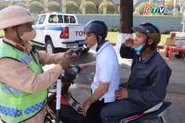 Toàn cảnh Gia Lai 24h: Kiểm tra nồng độ cồn xuyên Tết, người dân chấp hành nghiêm