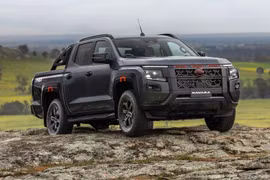 Navara 2026 ra giá từ 970 triệu đồng, sẵn sàng so kè Ford Ranger