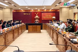 Toàn cảnh Gia Lai 24h: Thường trực Tỉnh ủy gặp mặt các đồng chí UV BCH Đảng bộ tỉnh khóa I