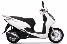 Honda Lead 2026 trắng đen: Thanh lịch cuốn hút, giá từ 42,49 triệu đồng