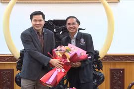 Phó Chủ tịch Thường trực HĐND tỉnh Gia Lai đón tiếp Đoàn cán bộ cấp cao tỉnh Salavan 