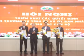 Gia Lai công bố các Quyết định của Ban Thường vụ Tỉnh ủy và UBND tỉnh về công tác cán bộ