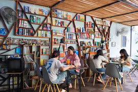 Cà phê sách-Nhịp cầu kết nối tri thức 