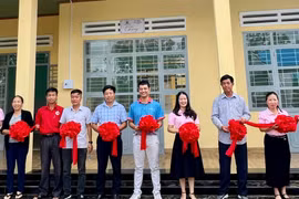 Khánh thành phòng học và công trình phụ tại điểm trường làng Dek