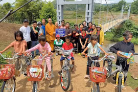 Khánh thành cầu treo tại xã Ayun