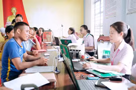 Chư Pưh: Giải ngân hơn 700 triệu đồng hỗ trợ hộ nghèo và đối tượng chính sách