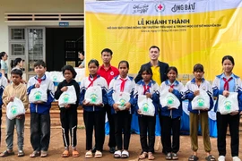 Chư Sê: Bàn giao “Bể bơi di động” cho Trường Tiểu học và THCS Nguyễn Du