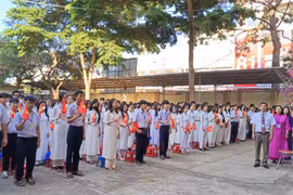 Trường THPT Lê Lợi: Giáo dục lòng yêu nước qua lễ chào cờ đặc biệt