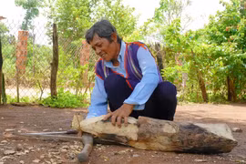 Siu Krang gìn giữ nghề tạc tượng