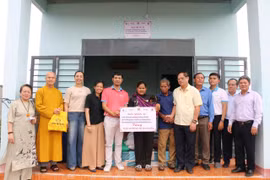 Trao 3 căn “Nhà nhân ái” cho nạn nhân chất độc da cam và hộ nghèo tại xã Ia Hrú