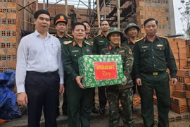 Trung thành, đoàn kết, vì nhân dân phục vụ