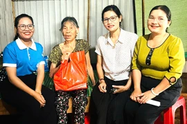 Hội Liên hiệp phụ nữ xã Ia Pnôn thường xuyên thăm hỏi, động viên hội viên phụ nữ lúc khó khăn. Ảnh: Hồng Thương