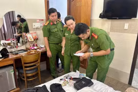 Siết chặt quản lý cư trú và các ngành nghề kinh doanh có điều kiện.