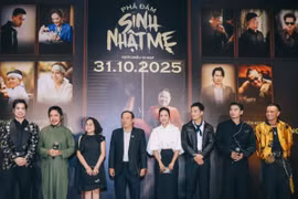 Dàn diễn viên Phá đám: Sinh nhật mẹ trên thảm đỏ sự kiện. Ảnh: ĐPCC