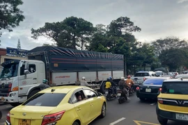 Cần quy định khung giờ hạn chế phương tiện lưu thông