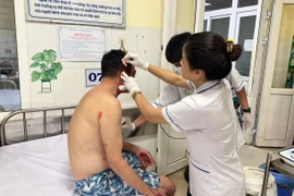 Ngành Y tế tỉnh chủ động duy trì thông suốt hoạt động khám chữa bệnh, đảm bảo an toàn cho người bệnh và nhân viên y tế trong và sau bão số 13.