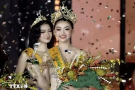 Khoảnh khắc đăng quang rạng rỡ của tân Hoa hậu Nguyễn Thị Yến Nhi. (Ảnh: TTXVN phát)