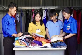 Những tấm gương nhà giáo trẻ làm theo lời Bác