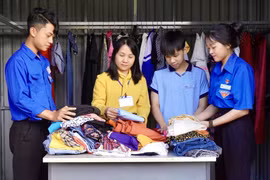 Những tấm gương nhà giáo trẻ làm theo lời Bác