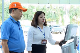 Phường Hội Phú đưa robot AI vào phục vụ tại Trung tâm Phục vụ hành chính công. Ảnh: Bá Bính