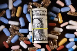 Tổng thống Trump gây sức ép buộc các hãng dược giảm mạnh giá thuốc tại Mỹ