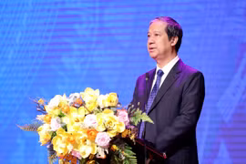 Bộ trưởng Nguyễn Kim Sơn phát biểu tại hội nghị. (Ảnh: Bộ GD-ĐT)