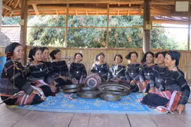 Sức sống của đội cồng chiêng nữ làng Kgiang