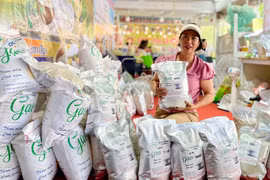 Gạo chất lượng cao của các hợp tác xã khu vực phía Tây tỉnh hướng đến mục tiêu xây dựng thương hiệu đặc trưng và mở rộng thị trường.