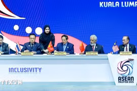 Thủ tướng Phạm Minh Chính ký Tuyên bố kết nạp Timor-Leste vào ASEAN. Ảnh: Dương Giang/TTXVN