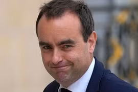 Bộ trưởng Quốc phòng Pháp được bổ nhiệm làm thủ tướng, đối mặt thách thức lớn