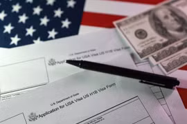 Mỹ siết chặt quy trình “kiểm duyệt” người nộp đơn xin visa H-1B