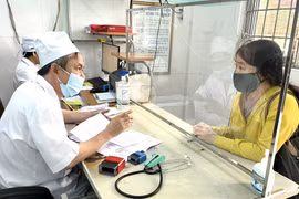 Khám, tư vấn về sức khỏe tâm thần tại Bệnh viện Tâm Thần Quy Nhơn. Ảnh: N.T.H