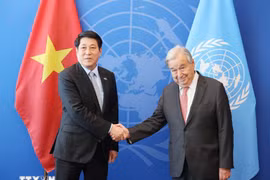 Chủ tịch nước Lương Cường gặp Tổng Thư ký Liên hợp quốc Antonio Guterres. (Ảnh: Lâm Khánh/TTXVN)