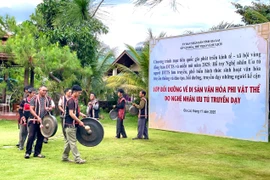 Chuyện những người tiếp lửa di sản