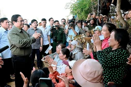 Thần tốc vì mái ấm cho người dân vùng lũ