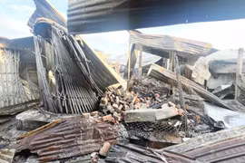 Hậu quả vụ cháy thiêu rụi gần 50 ki ốt tại chợ Bình Dương (thôn Dương Liễu Tây) khiến hàng chục tiểu thương trắng tay.