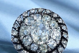 Trâm cài áo kim cương của Hoàng đế Napoleon Bonaparte. Nguồn: Sotheby's