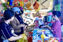 Siết chặt quy định về hóa đơn: Người kinh doanh hàng “nhà làm” phấp phỏng