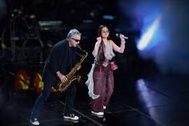 Nhạc Việt ở sân chơi ngoại