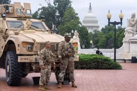 Lực lượng Vệ binh Quốc gia Mỹ gác tại Washington, D.C. Ảnh: THX/TTXVN