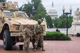 Lực lượng Vệ binh Quốc gia Mỹ gác tại Washington, D.C. Ảnh: THX/TTXVN