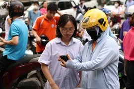 Lịch nộp lệ phí xét tuyển đại học, cao đẳng năm 2025