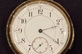 Đồng hồ vàng của cặp đôi nổi tiếng trên tàu Titanic được bán 60 tỉ đồng