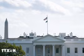Quang cảnh bên ngoài Nhà Trắng ở Washington, D.C. Ảnh: THX/TTXVN