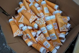 Mỹ phẩm giả bị thu giữ. Ảnh: Báo Công an nhân dân