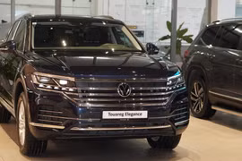 Volkswagen Touareg giảm giá đến 330 triệu đồng dịp cuối năm