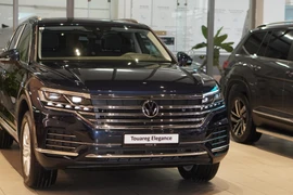Volkswagen Touareg giảm giá đến 330 triệu đồng dịp cuối năm